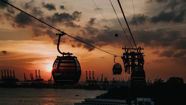 One of the best ways to catch Sentosa’s glorious sunset views is via a cable car ride.