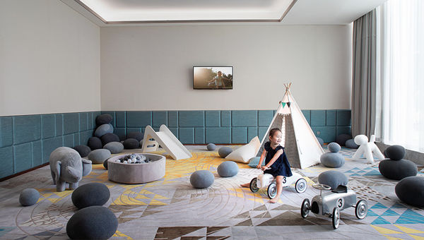 At Fraser Residence Chengdu, a children’s playroom gives little ones their own space to have fun. At Fraser Residence Chengdu, a children’s playroom gives little ones their own space to have fun.