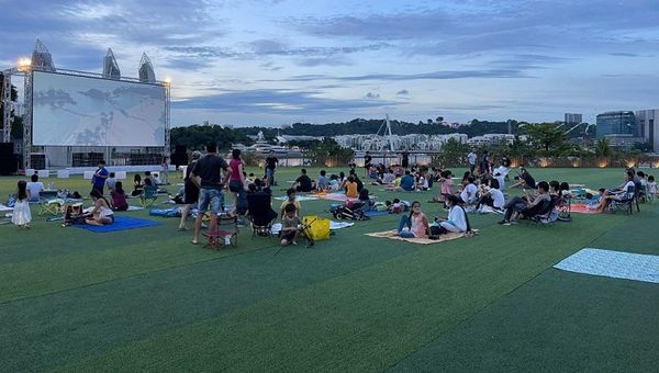 Movies by the Beach takes over the al fresco lawn at Southeast Interim Market in the evening, allowing families to dig into delicious grub purchased from adjoining food stalls while enjoying complimentary screenings.