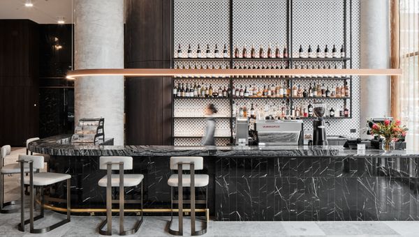 Oak Lounge, an exclusive rendition of the signature Oakbar featuring locally sourced wines and spirits at Oakwood Premier Melbourne.