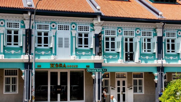 KēSa House by The Unlimited Collection is a charming retreat nestled within a row of conserved shophouses in Singapore’s Chinatown.