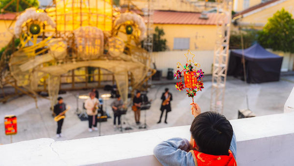 The Barra Spring Fest, held at Macao’s Navy Yard No. 2, featured local snacks, drinks, games, and performances. The Barra Spring Fest, held at Macao’s Navy Yard No. 2, featured local snacks, drinks, games, and performances.