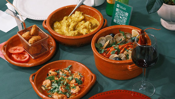 Apomac Canteen, which is frequented by Macao’s elderly residents, is a local favourite for Macanese dishes.