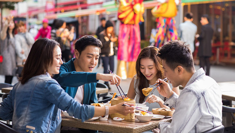 From Michelin-star dining to streetside feasts of Macanese and Asian flavours at Broadway Food Street, incredible dining experiences abound in Macao.