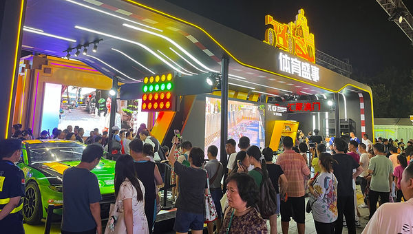 Beyond the races, visitors can enjoy the Macau Grand Prix Family Carnival, or explore the Grand Prix Auto Show.