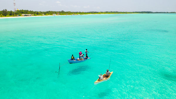 Hideaway Beach Resort gives guests the chance to join local fishermen in catching seafood for the resort and nearby islands. Hideaway Beach Resort gives guests the chance to join local fishermen in catching seafood for the resort and nearby islands.