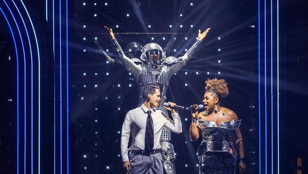 Velvet is a critically acclaimed burlesque, circus and disco theatre show on board Norwegian Jewel. Velvet is a critically acclaimed burlesque, circus and disco theatre show on board Norwegian Jewel.