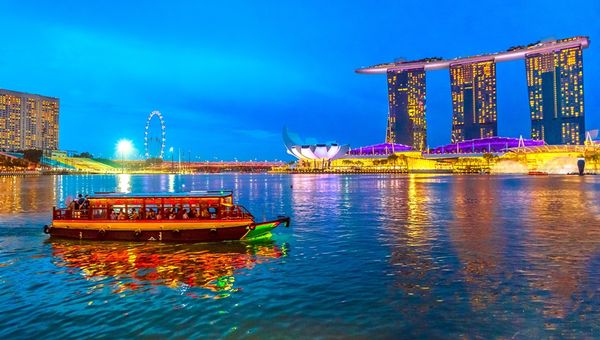A brief stroll from Paradox Singapore Merchant Court allows guests to embark on a scenic Singapore River cruise on a traditional bumboat.