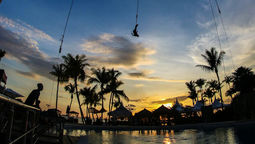 Sentosa is extending operation hours across its attractions, dining outlets, beach clubs and more, including a thrilling bungy jump at Skypark Sentosa by AJ Hackett with stunning sunset and night light views.