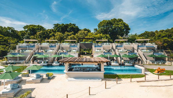 Looking out towards the sea, +Twelve’s intimate enclaves provide the perfect positioning for capturing captivating photos.