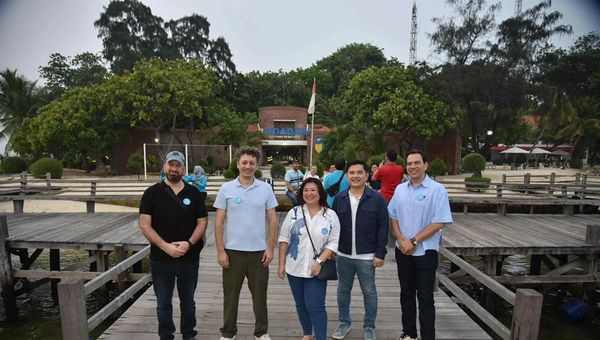 ASTINDO members visited Pulau Bidadari by ferry, enjoying its exotic beaches, lush mangrove forests, and spotting rare plants and monitor lizards. ASTINDO members visited Pulau Bidadari by ferry, enjoying its exotic beaches, lush mangrove forests, and spotting rare plants and monitor lizards.