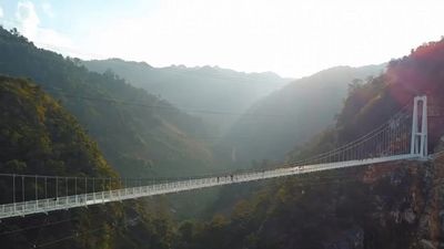 The 632m-long Bach Long glass bridge is located in Moc Chau, Vietnam's northern highlands town around 200km from Hanoi.