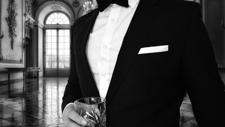 The six-hour Bond for a Day Experience can include a speedboat ride on the River Thames.