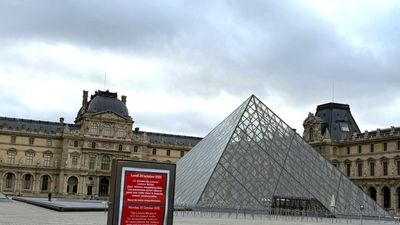 Daring heist in broad daylight raises questions about security at the Louvre.