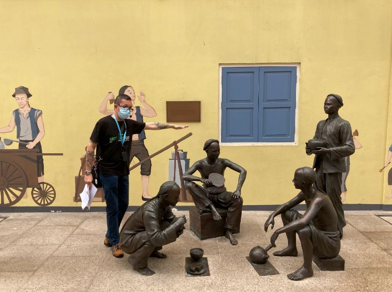Triad Trails unpacks the lives of Singapore's historical Chinese immigrant workers, where ex-offenders have been hired to lend a dose of reality in explaining brotherhood gangs and opium dens.