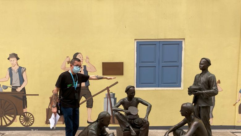 Triad Trails unpacks the lives of Singapore's historical Chinese immigrant workers, where ex-offenders have been hired to lend a dose of reality in explaining brotherhood gangs and opium dens.