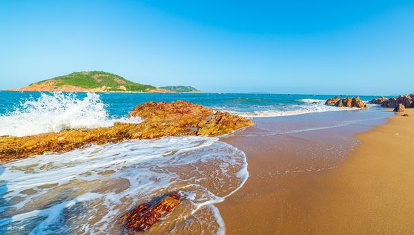 Bai Xep, Vietnam, is a charming fishing village with golden sands, clear waters, and a peaceful atmosphere, ideal for relaxation and authentic local experiences.