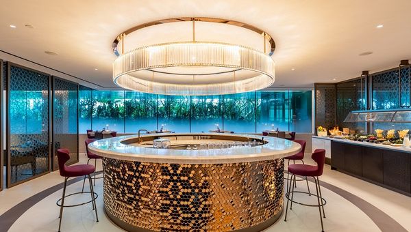 The lounge design is inspired by modern-day Arabic architecture, reflecting Qatar Airways’ heritage. The lounge design is inspired by modern-day Arabic architecture, reflecting Qatar Airways’ heritage.