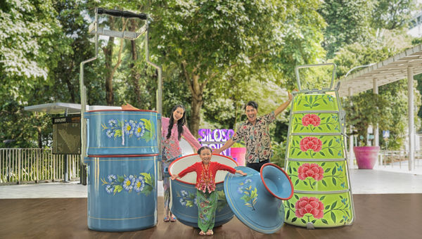 These life-sized tiffin carriers at Sentosa were created in collaboration with The Intan Peranakan Home Museum.