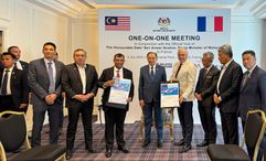 Prime Minister of Malaysia YAB Dato’ Seri Anwar Ibrahim witnessed the signing of the Memorandum of Understanding between Capital A CEO Tony Fernandes and Christian Scherer, CEO Commercial Aircraft, Airbus, in Paris today, alongside several Malaysian Cabinet Ministers.