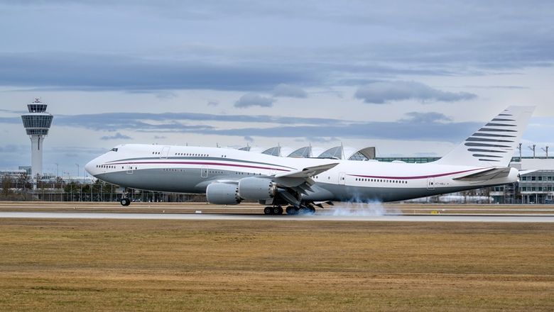 Passengers on Qatar Airways flight 204 were forced to stay onboard the grounded plane for 3 hours with no air-conditioning in a 35°C heatwave.