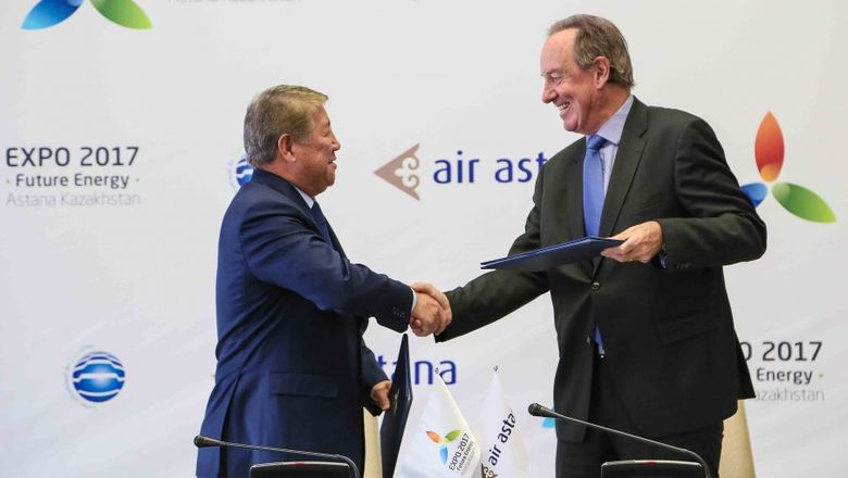 Astana EXPO 17 chairman, Akhmetzhan Yesimov and Air Astana  president, Peter Foster signs memorandum of co-operation.