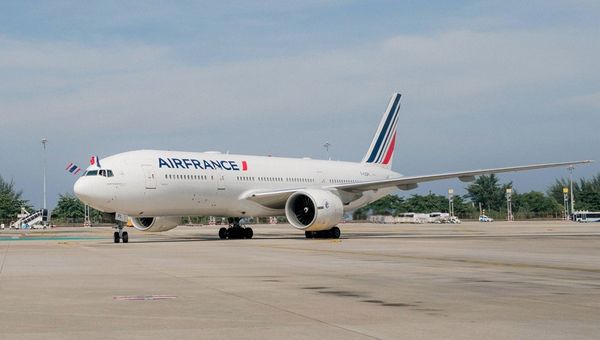 Air France arrival in Phuket. Air France arrival in Phuket.
