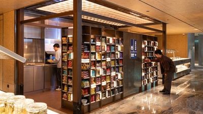 Korean Air’s digitally refreshed lounge also delivers real-time lounge crowd levels and mobile alert systems.