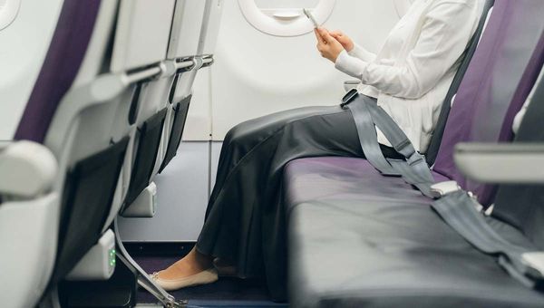 With a seat pitch of up to 81cm, passengers travelling between Singapore and Osaka can enjoy a comfortable flight. With a seat pitch of up to 81cm, passengers travelling between Singapore and Osaka can enjoy a comfortable flight.