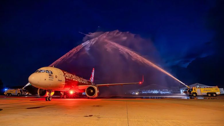 AirAsia's inaugural flight from Shantou to Kota Kinabalu received a welcoming water salute ceremony upon landing at Kota Kinabalu International Airport.