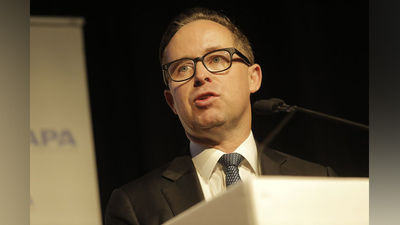 McKinsey found Qantas centralised decisions and overly relied on former CEO Alan Joyce to make decisions.