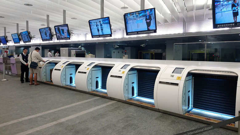 Check in luggage at Taoyuan MRT Airport Line Station A1 before heading to the airport unencumbered.