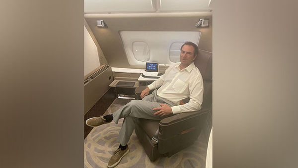 Travel Weekly airlines editor Robert Silk samples one of the suites on Singapore Airlines' A380. Travel Weekly airlines editor Robert Silk samples one of the suites on Singapore Airlines' A380.
