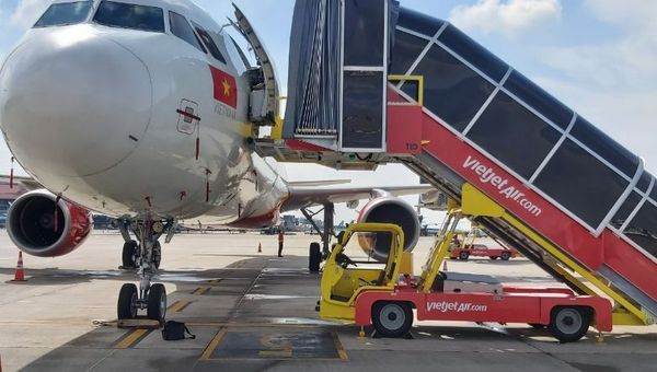 Vietjet’s ground handling services Vietjet’s ground handling services