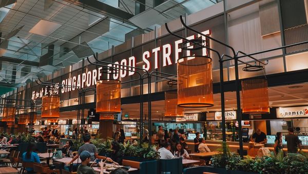 Singapore Food Street in Terminal 3 recreates the nostalgic ambience of a 1960s hawker scene, complete with retro décor and a tempting line-up of local favourites. Singapore Food Street in Terminal 3 recreates the nostalgic ambience of a 1960s hawker scene, complete with retro décor and a tempting line-up of local favourites.