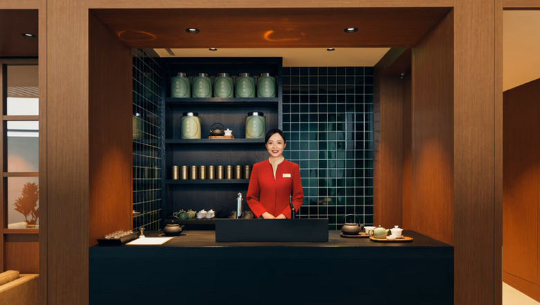 The reception experience at the Beijing lounge reflects Cathay Pacific’s shift from a traditional counter design to a podium format.