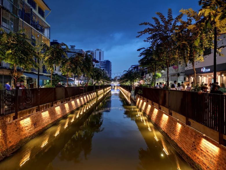 Klong Ong Ang is a historic waterway turned walking street in Bangkok, attracting hordes of visitors on weekends.