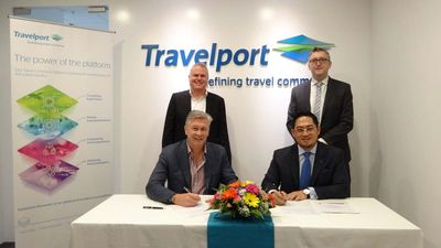 (Front row L-R) Gordon Wilson, president and CEO, Travelport; Steven Ler, general manager, head of travel, UOB Travel Planners. (Back row L-R) Mark Meehan, managing director APAC, Travelport; Martin Herbert, managing director Asia, Travelport.