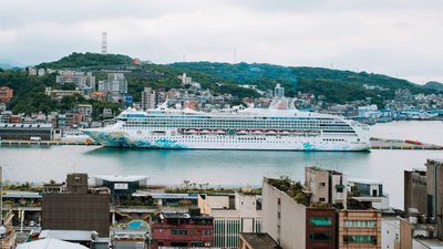 Resorts World One will homeport in Keelung from April to November 2025, doubling capacity from 2024, aiming to promote Keelung as a fly-cruise hub for Japan.