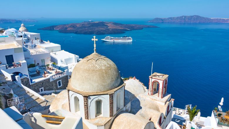 The cruise industry is expected to generate US$6.6 billion in revenue in 2021 — a figure that's almost double that of last year.