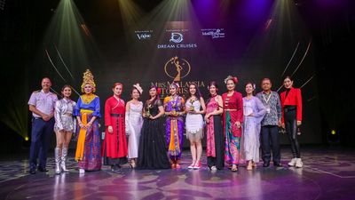Genting Dream's captain (far left) was also a judge for the Mrs Malaysia Tourism Pageant.
