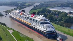 Fans turned up at the riverbank to celebrate the Disney Treasure’s departure.