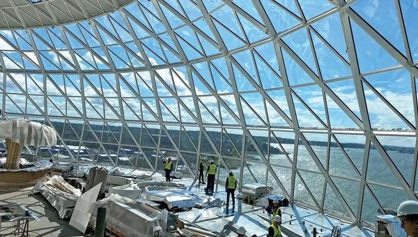 The Overlook lounge in the AquaDome neighbourhood on Icon of the Seas. The Overlook lounge in the AquaDome neighbourhood on Icon of the Seas.