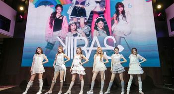 KIIRAS performed at Genting Dream’s Main Lobby and Main Pool during the two-night sailing from 25–27 October.