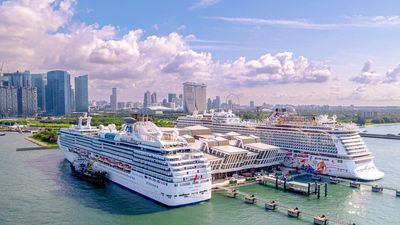Marina Bay Cruise Centre Singapore offers exceptional convenience, with the city centre just a 10-minute drive away, providing easy access to Singapore’s attractions and transportation hubs.