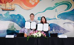 SATS-Creuers CEO Gregory Tan and National Arts Council deputy CEO Lynette Pang at the signing ceremony for the memorandum of understanding.
