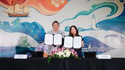 SATS-Creuers CEO Gregory Tan and National Arts Council deputy CEO Lynette Pang at the signing ceremony for the memorandum of understanding.