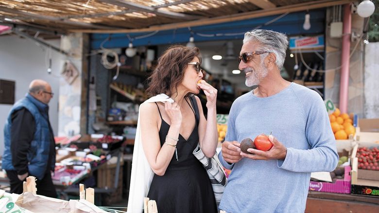 Developed in collaboration with local chefs and culinary experts, these excursions include wine tastings, cooking classes, and gourmet meals.