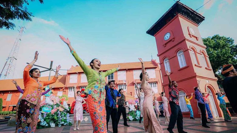 The Genting Dream will anchor near Melaka, where passengers will use tender boats to reach the Immigration Complex and then explore Melaka's UNESCO World Heritage Site and attractions.