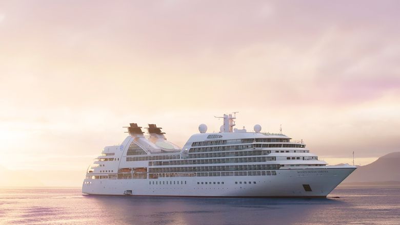 Mitsui Ocean Sakura was named in Yokohama before beginning its first sailing on 19 September.